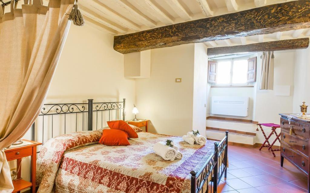 Lyon Apartment Anfiteatro Square, Лукка Экстерьер фото